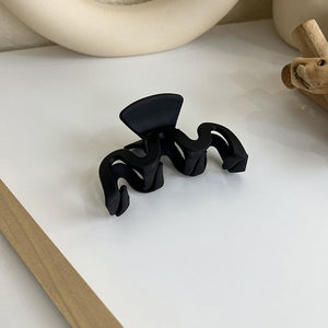 Wavy Hair Clip Black